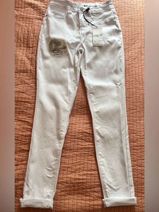 Women’s White Stretch Skinny Jeans - Picture 4 of 6